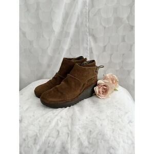 Fly London Brown Suede Wedge Ankle Boots US 8 EuU 39 Shoes Lace Closure Portugal